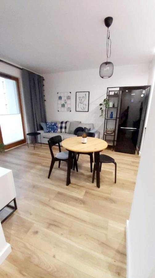 Apartament Zajezdnia Wrzeszcz Apartment กดัญสก์ ภายนอก รูปภาพ