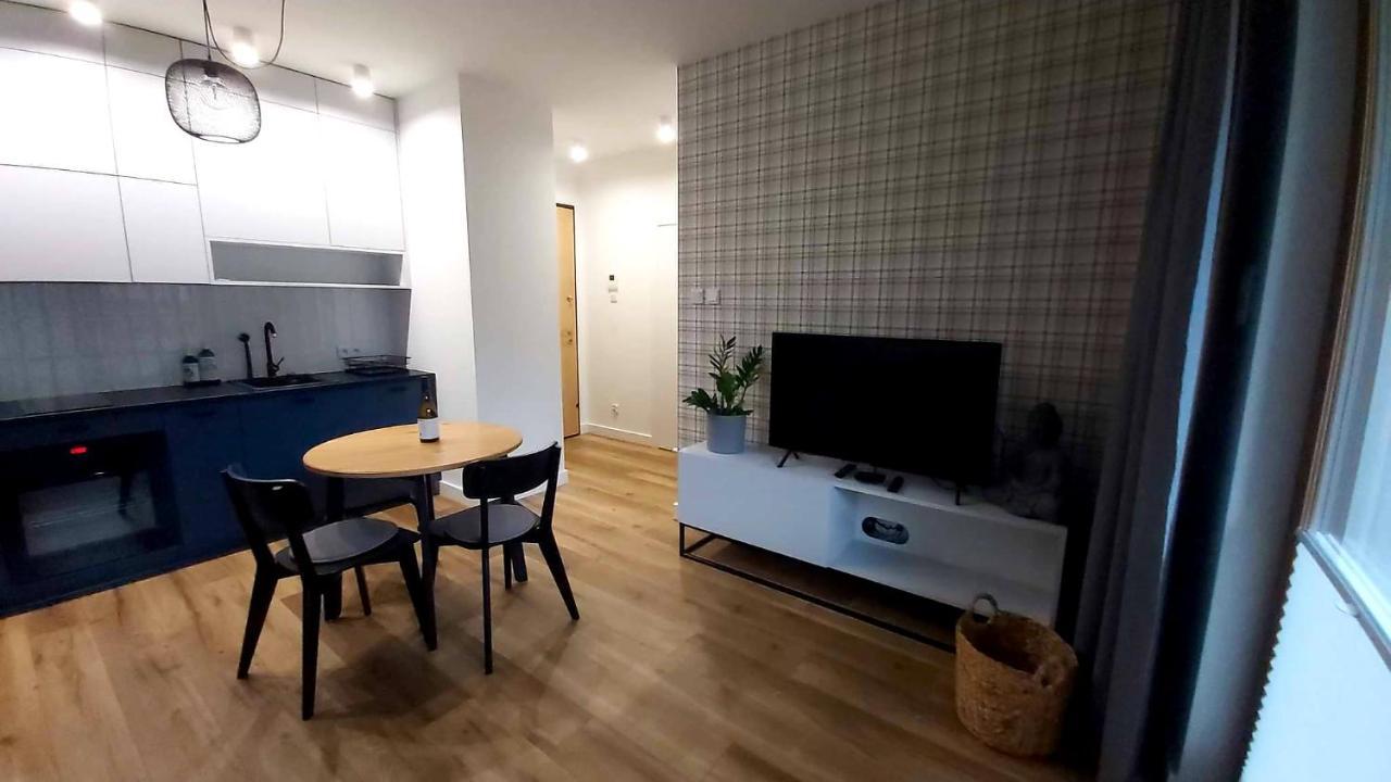 Apartament Zajezdnia Wrzeszcz Apartment กดัญสก์ ภายนอก รูปภาพ