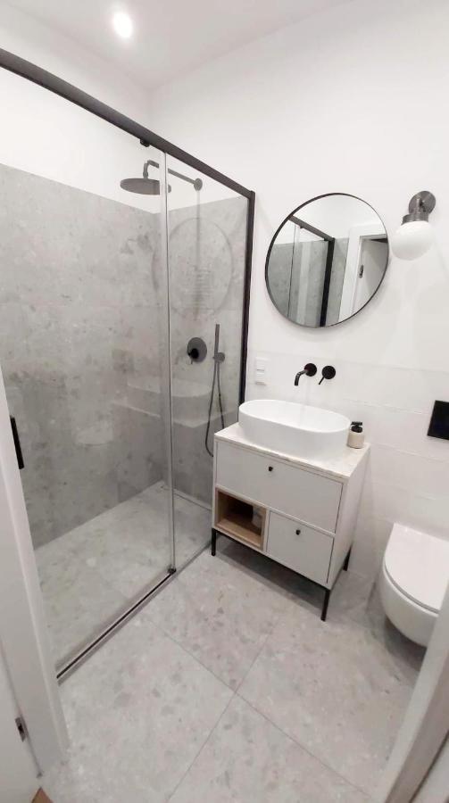 Apartament Zajezdnia Wrzeszcz Apartment กดัญสก์ ภายนอก รูปภาพ
